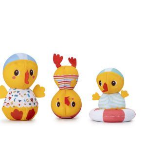 TRES PATOS JUNTO AL AGUA